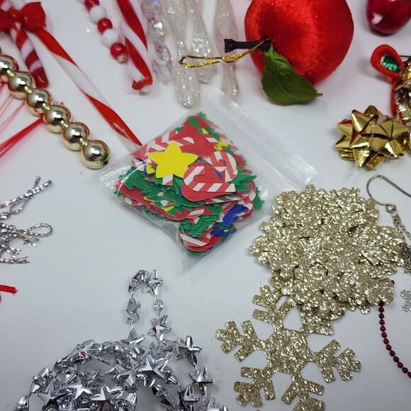 Christmas Assemblage Crafting Lot Mixed Presents Candy Cane Bells Ribbon Beads V - Picture 13 of 13